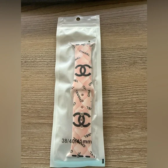 FASHION Silicone Apple Watch Band - Picture 3 of 3